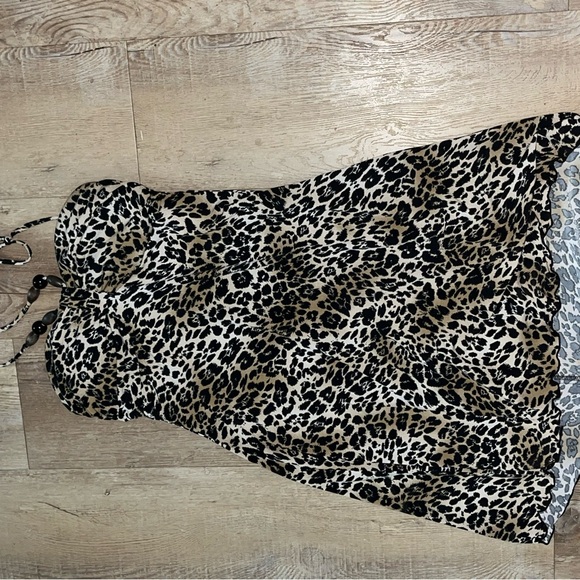 Dresses - Picture 4 of 4